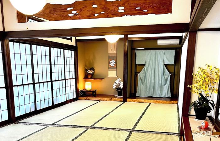 Mitsuba House