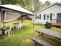 The Fireflies & Waterfalls Are Calling! Book Your Vermont Summer Getaway Now! Hotéis em Cavendish
