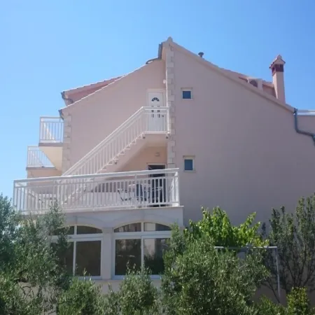 Apartmani KREŠIĆ 1 Hvar