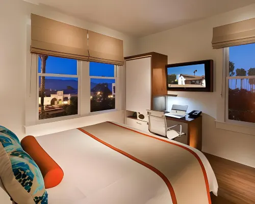 Riviera Beach House Hotels near Les Marchands