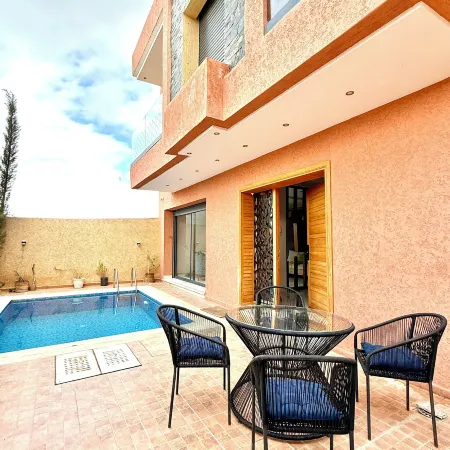 Villa with pool rooftop near Amelkis