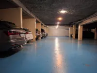 勒科里爾酒店 - 停車場