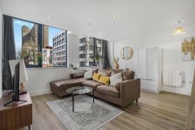 GuestReady - Chic Urban Retreat in Old Trafford