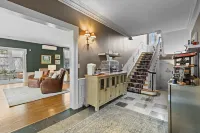 Historic Salyards Mansion by Heirloom Boutique Collection - Bathtub