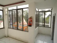 Hotel First Crown Hotels in Nadia