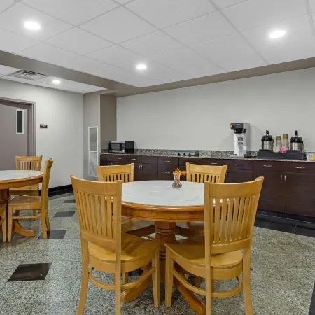 Red Roof Inn & Suites Philadelphia - Bellmawr