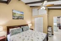 Caribbean View for You 1 Bedroom Condo by RedAwning - Homestays