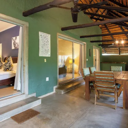 Kingfisher Creek Safari Lodge