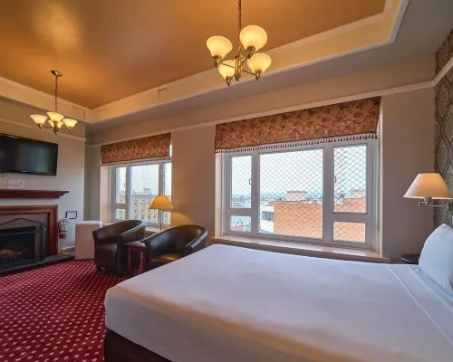 The Bedford Regency Hotel Hotels near Laurel Point