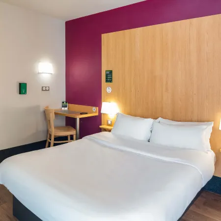 B&B Hotel Lyon Caluire Cité Internationale Отели рядом с достопримечательностью «04. Ла-Круа-Рус»
