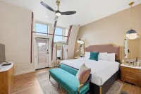The Q Inn - Beach