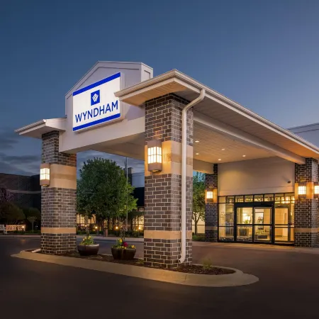 Wyndham Bloomington - Mall of America