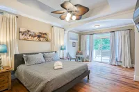 Lakefront Home With Private Beach, Dock, Deck, Kayaks, Game Room, & Fireplace - 4-Star