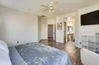 Modern Family Oasis Pool Game Room - WiFi