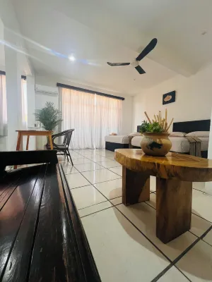 Apartment with Blacony and Sea View - Pensions