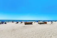 2 Mi to Beach! Hilton Head Golf Escape w/ Balcony