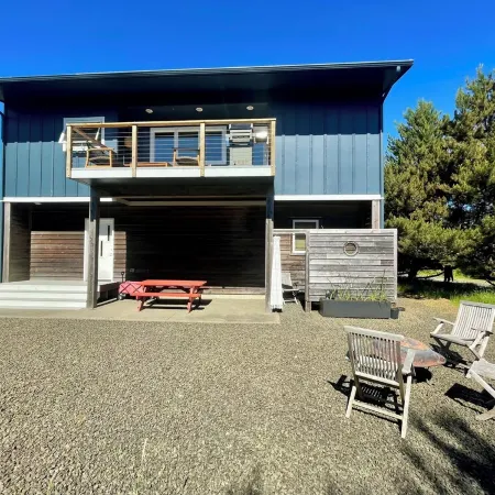 Ocean Views, Beach Path, Private + Pickleball + Nature Baths