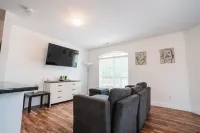 Lakefront Villa 4 / Dock Access - 3-Star