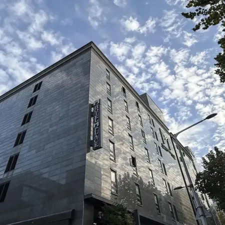 M Place Hotel Guwol-dong Отели рядом с достопримечательностью «Спортивный Комплекс Инчхон Мунхак»