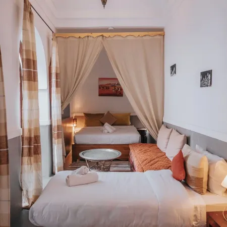 Riad White Flowers