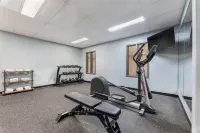 Days Inn & Suites by Wyndham Thunder Bay - Gym