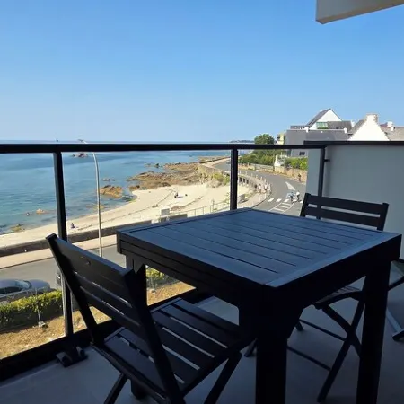 Beautiful Balcony Sea View Apartment in the center of Concarneau