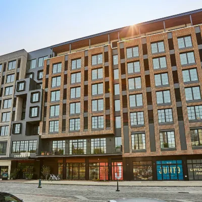 The Junto Hotels near Scioto Mile