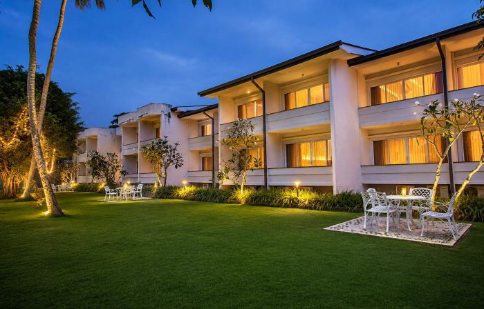KYNROCK Airport Hotel