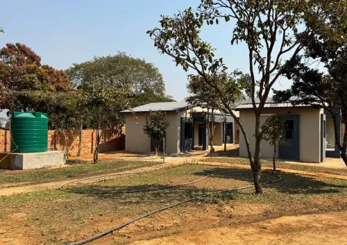 Menzi Apartments - 3-Star