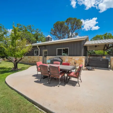 2 Home Getaway-pool-hot Tub-pickleball Court