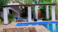 Africa House Malawi - Pool