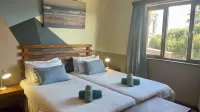 Salty Jackal Surf Camp - Bintang 2