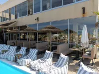 The One Grand Hotel da Póvoa - by Mhmb Hospitality Hotels near شاطئ كارفاليدو (Carvalhido Beach)
