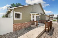 The Gathering Place 6BR Retreat With Game Room - Boutique