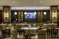 Legend Hotel Lagos Airport, Curio Collection by Hilton - bar