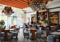 Graduate by Hilton Auburn Al - bar