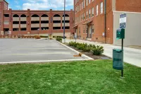 Hilton Garden Inn Terre Haute - parking