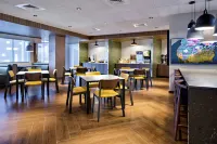 Fairfield Inn & Suites Fayetteville - breakfast