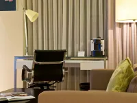 B-Aparthotel Grand Place Hotels near Metro Parc