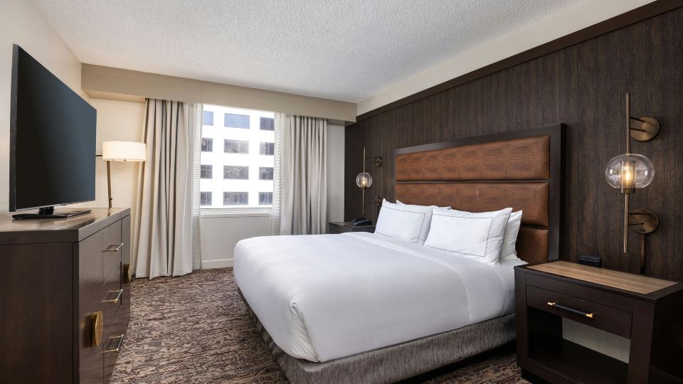DoubleTree Suites by Hilton Hotel Austin Downtown Capitol