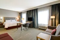 Hampton Inn & Suites by Hilton-Grande Prairie, Alberta - parking