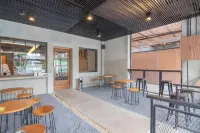 Urbanview Hotel Ultima Veteran Garut - Pensions