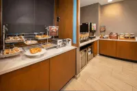 SpringHill Suites Gainesville Haymarket - breakfast