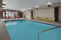 Home2 Suites des Moines at Drake University - Pools