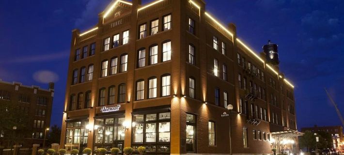The Charmant Hotel Hotels in La Crosse