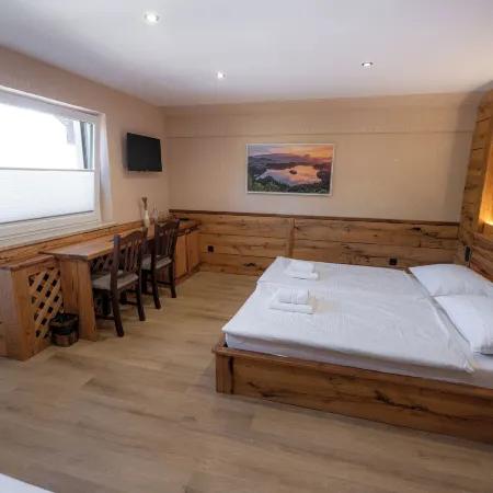 Bed & Breakfast LakeBled House