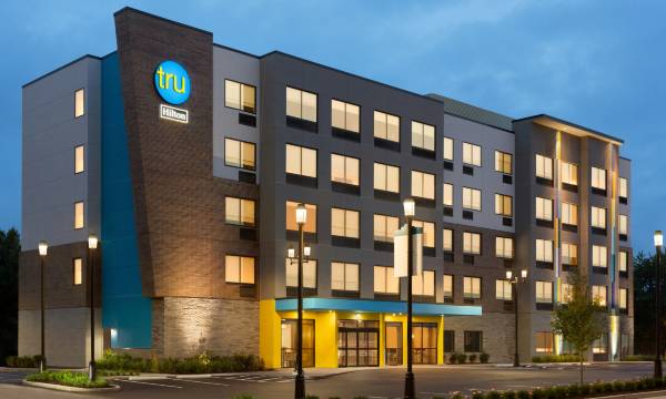 Tru by Hilton St. Charles St. Louis