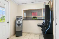 Scottish Inns - Middletown - parking