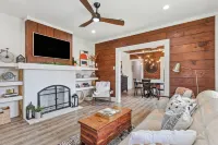 Stay Downtown Waco! Close to Magnolia, Baylor, Cameron Park - Homestays