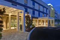 Home2 Suites by Hilton Naples I-75 Pine Ridge Road - parking
